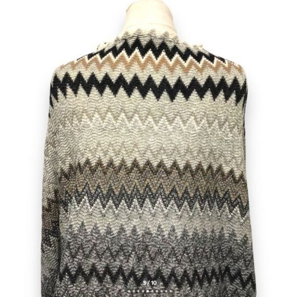 Cruise Club Women’s Boho Ethnic Pull-Over Sweater Poncho, Gray, One Size - Picture 3 of 9